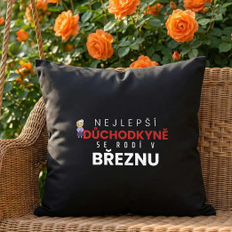 Nejlepší důchodkyně se rodí v březnu - černý polštář s potiskem