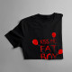 Kiss me Fat Boy - dámské tričko s potiskem