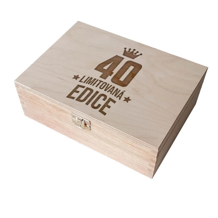 40 let - limitovaná edice - dřevěná krabička s gravírováním