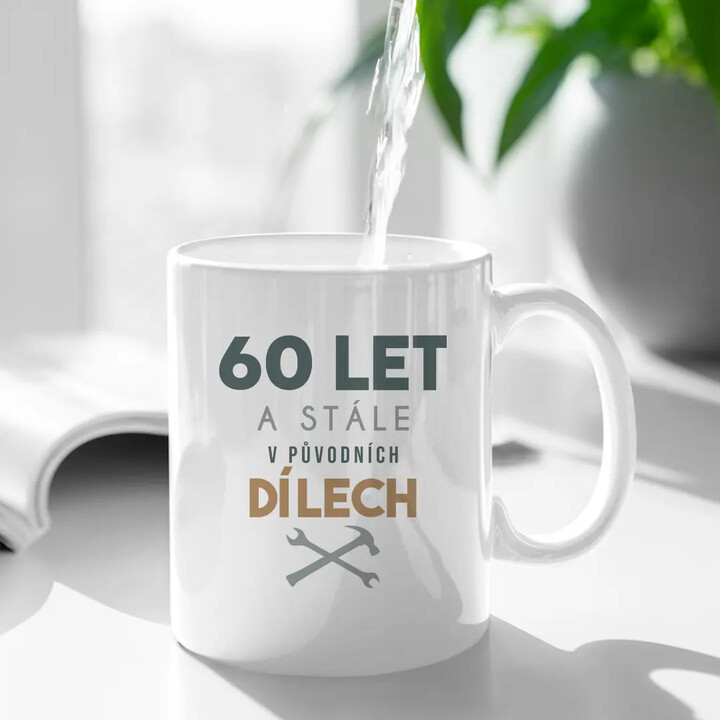 60 let a stále v původních dílech - hrnek s potiskem