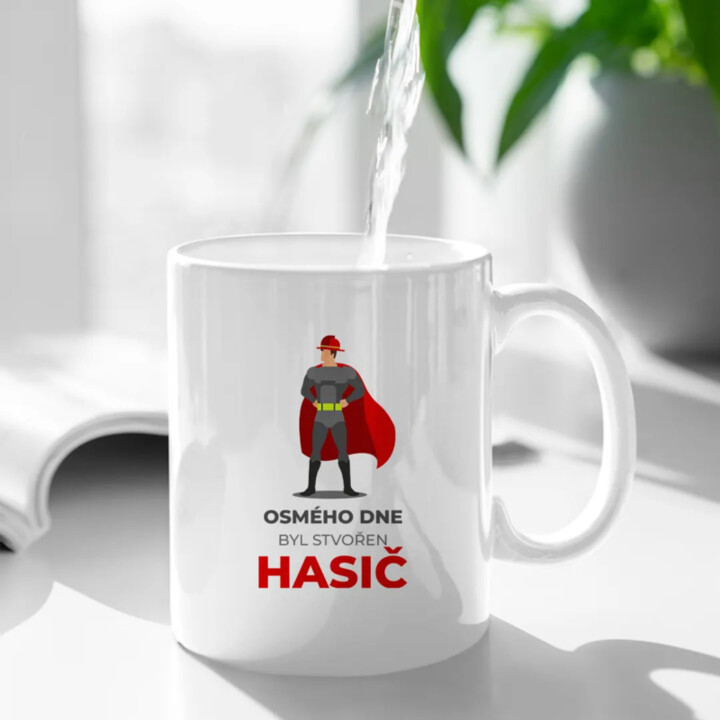 Osmého dne byl stvořen hasič - hrnek s potiskem