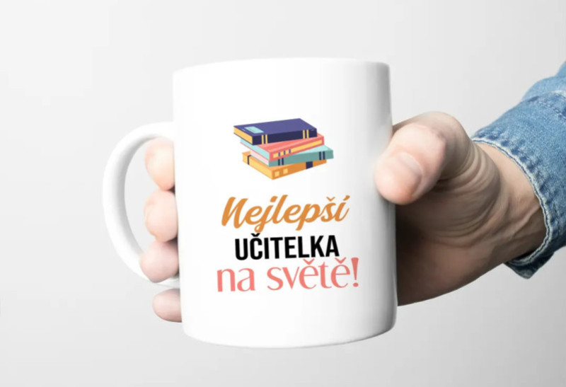 Nejčastější chyba při výběru dárku pro učitele. Podívejte se na ni, než něco kou