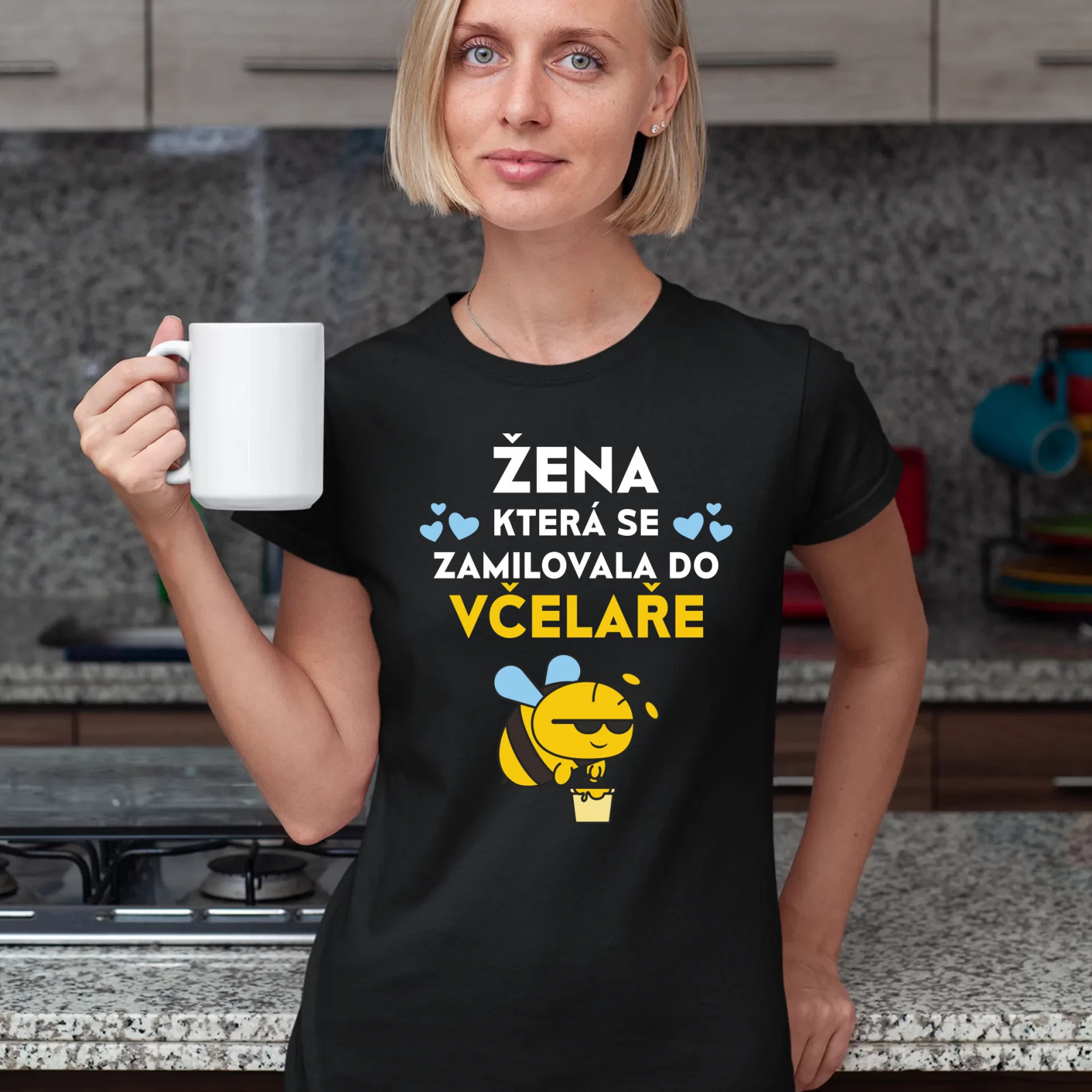Žena, která se zamilovala do včelaře - dámské tričko s potiskem jako dárek