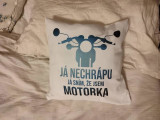 Fotografie přiložená k recenzi